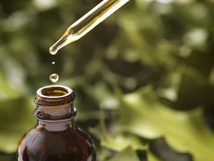 732x549-essential-oil-732x549